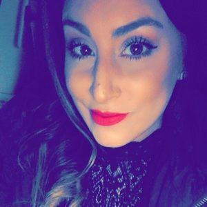 Meet your Posher, Renee